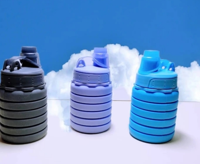 قمقمه سیلیکونی تاشو گنجایش ۵۰۰ میلی لیتر